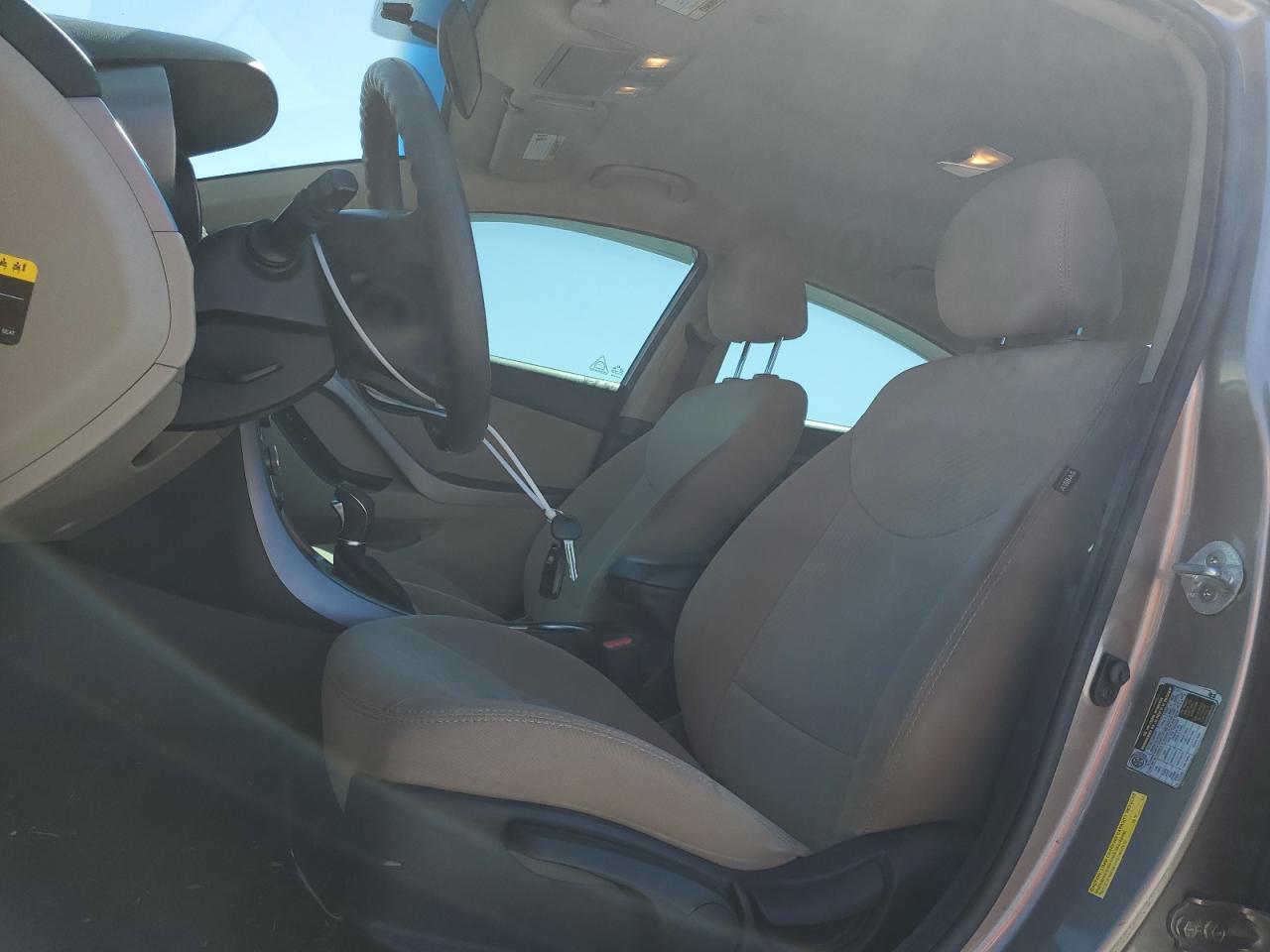 2015 Hyundai Elantra - Image 7
