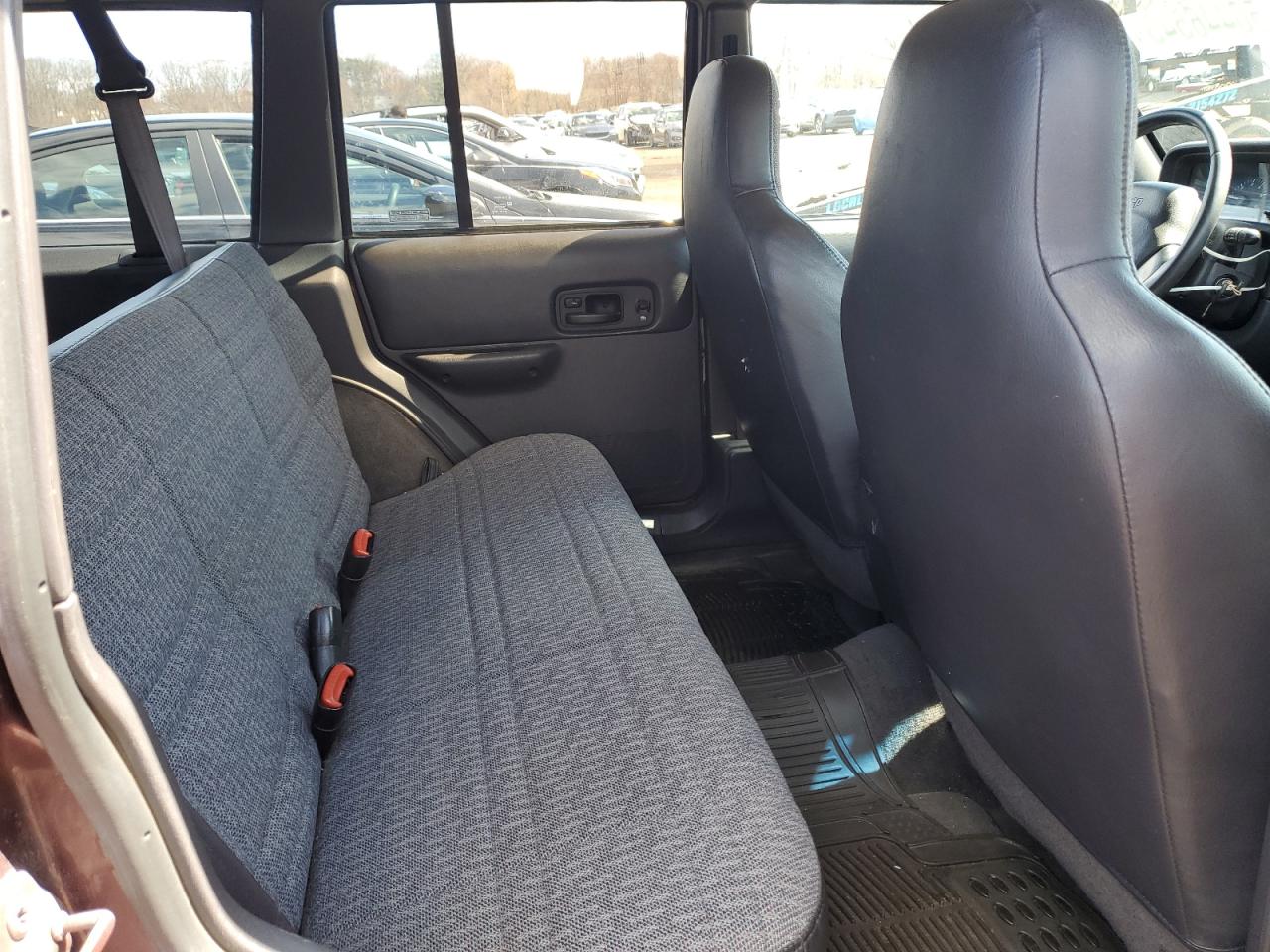 2000 Jeep Cherokee VIN: 2J4FF48S8YL246465 Lot: 50446545