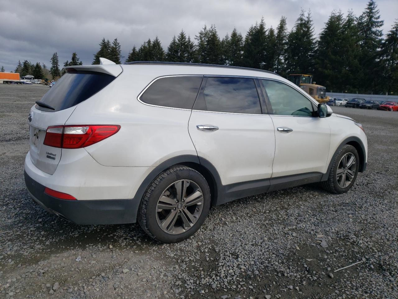 2015 Hyundai Santa Fe - Image 3