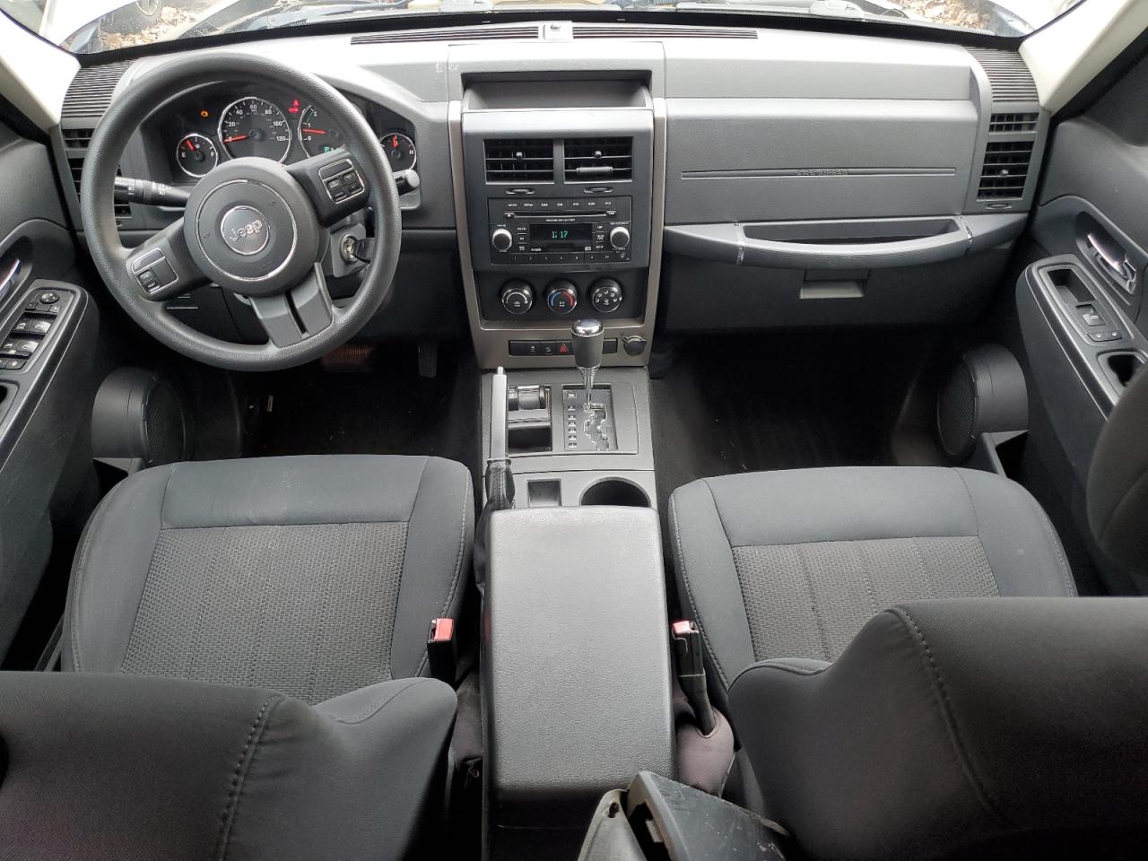 2012 Jeep Liberty (North America) - Image 8