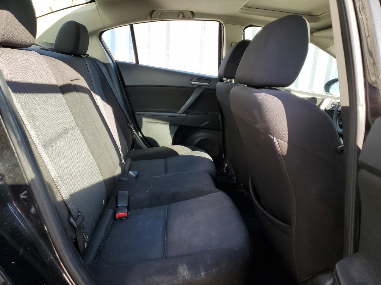2011 Mazda 3 - Image 10