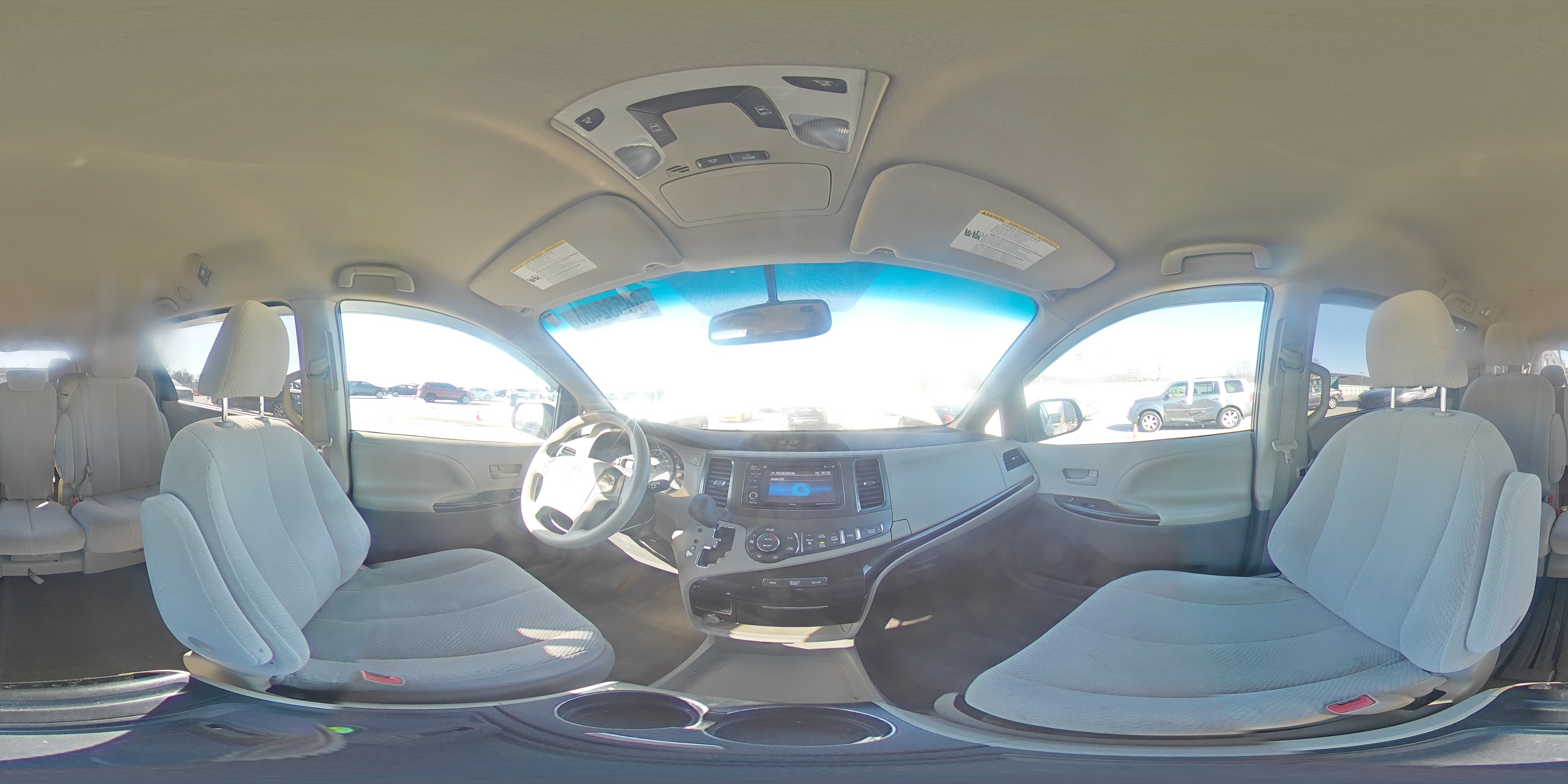 2013 Toyota Sienna - Image 14