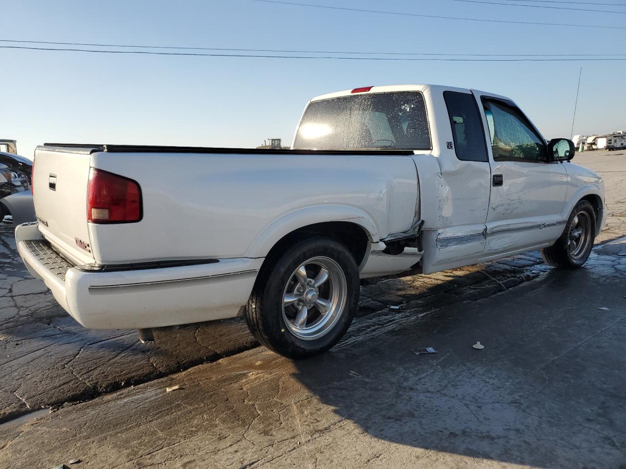 1999 GMC Sonoma - Image 3