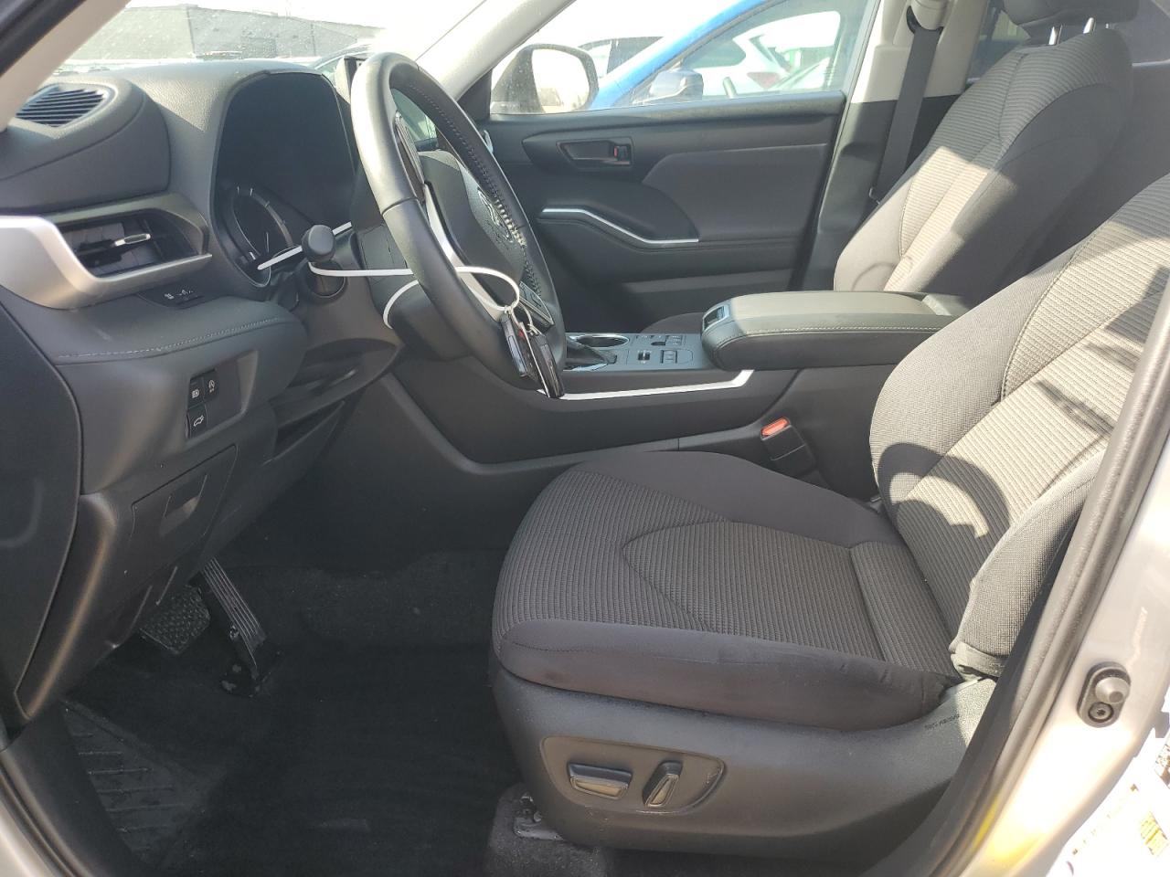 2023 Toyota Highlander - Image 7