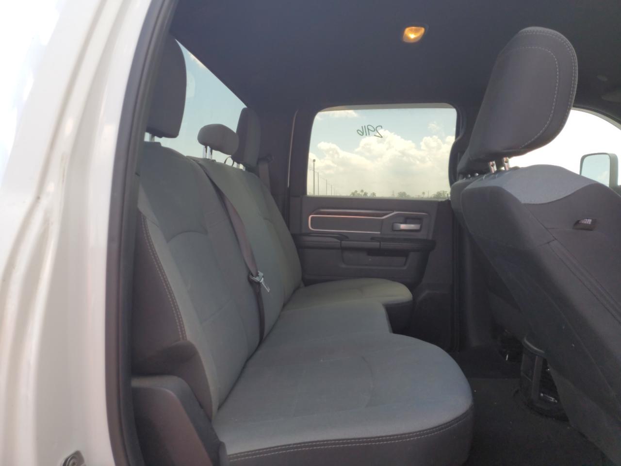2022 RAM 2500 - Image 10