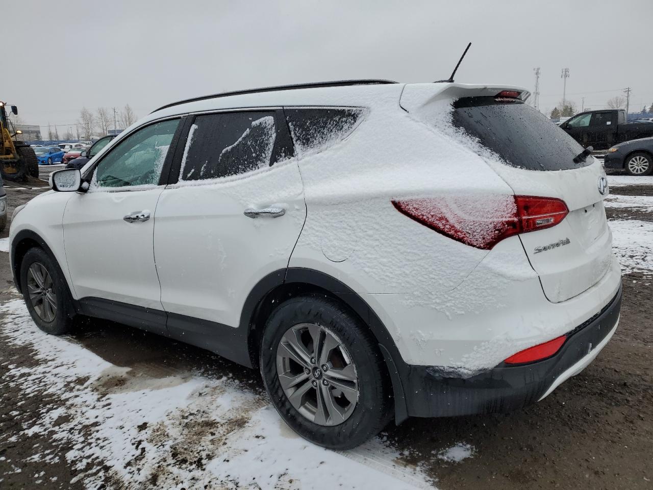 2016 Hyundai Santa Fe - Image 2