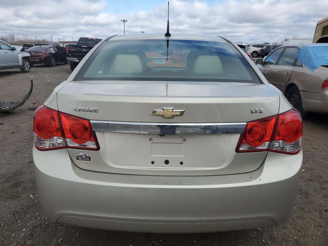 2014 Chevrolet Cruze - Image 6