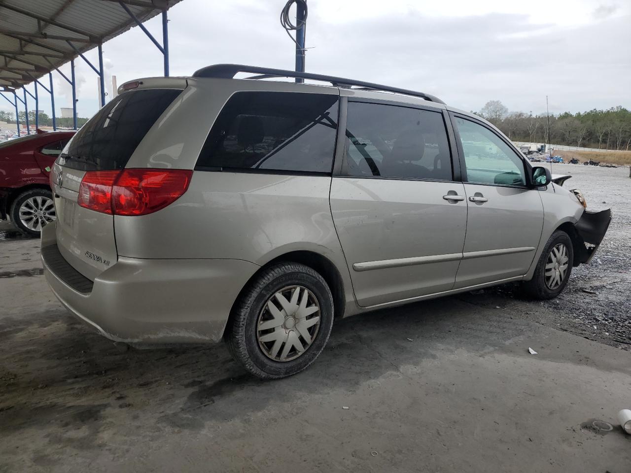2010 Toyota Sienna - Image 3