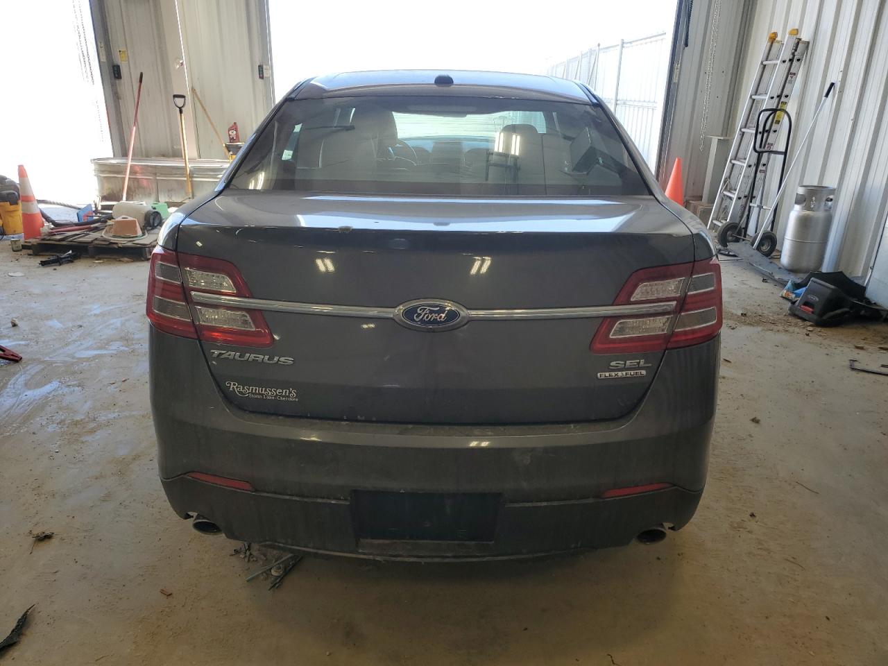 2015 Ford Taurus - Image 6