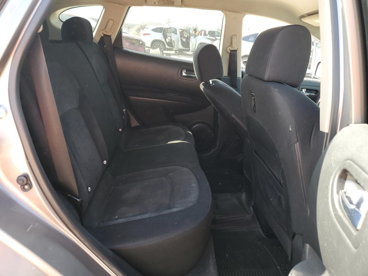 2010 Nissan Rogue - Image 11