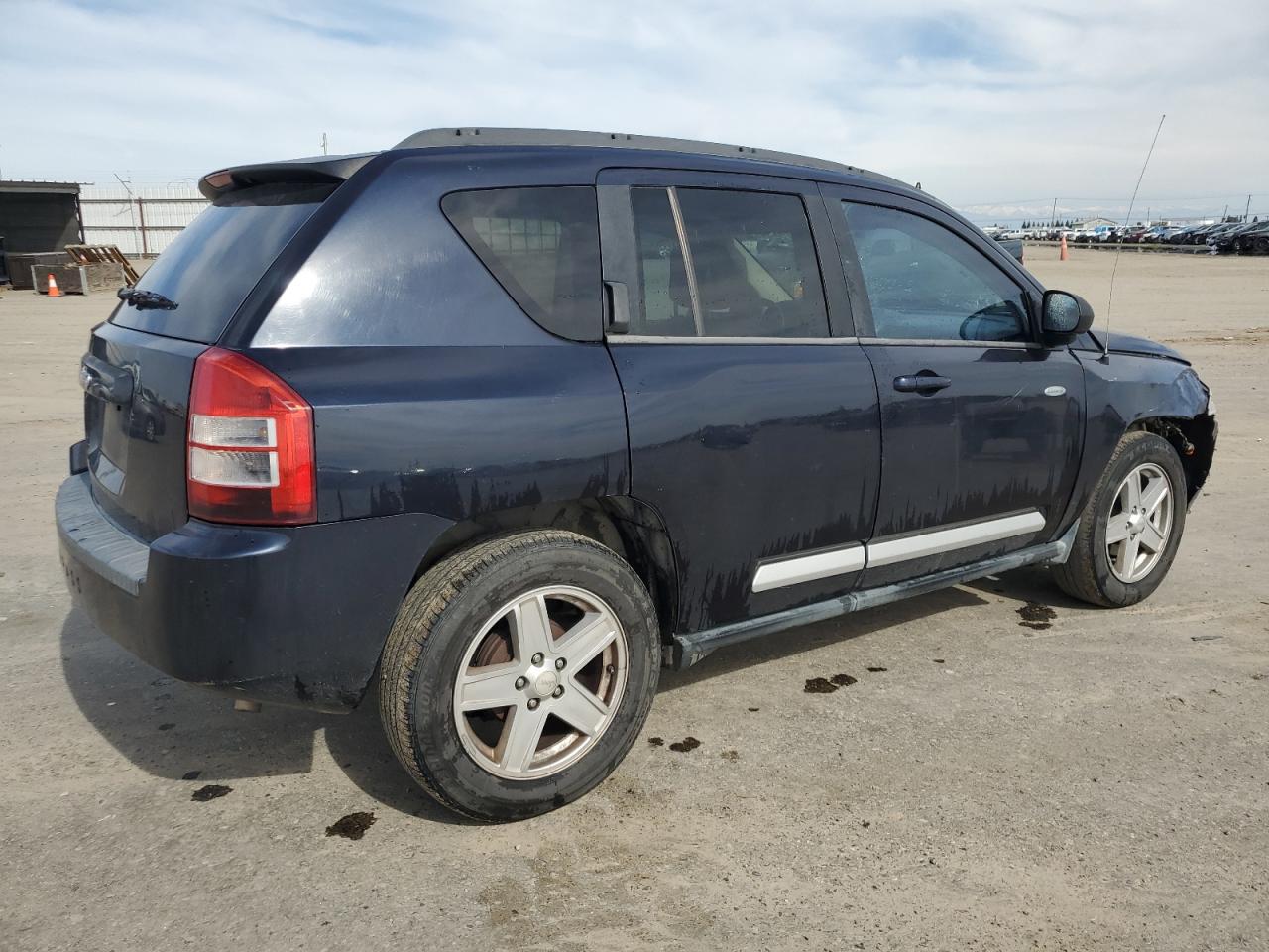 2010 Jeep Compass - Image 3