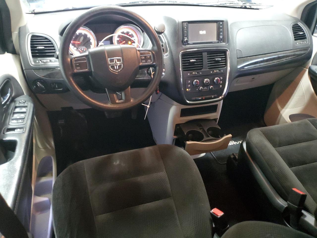 2017 Dodge Caravan - Image 8