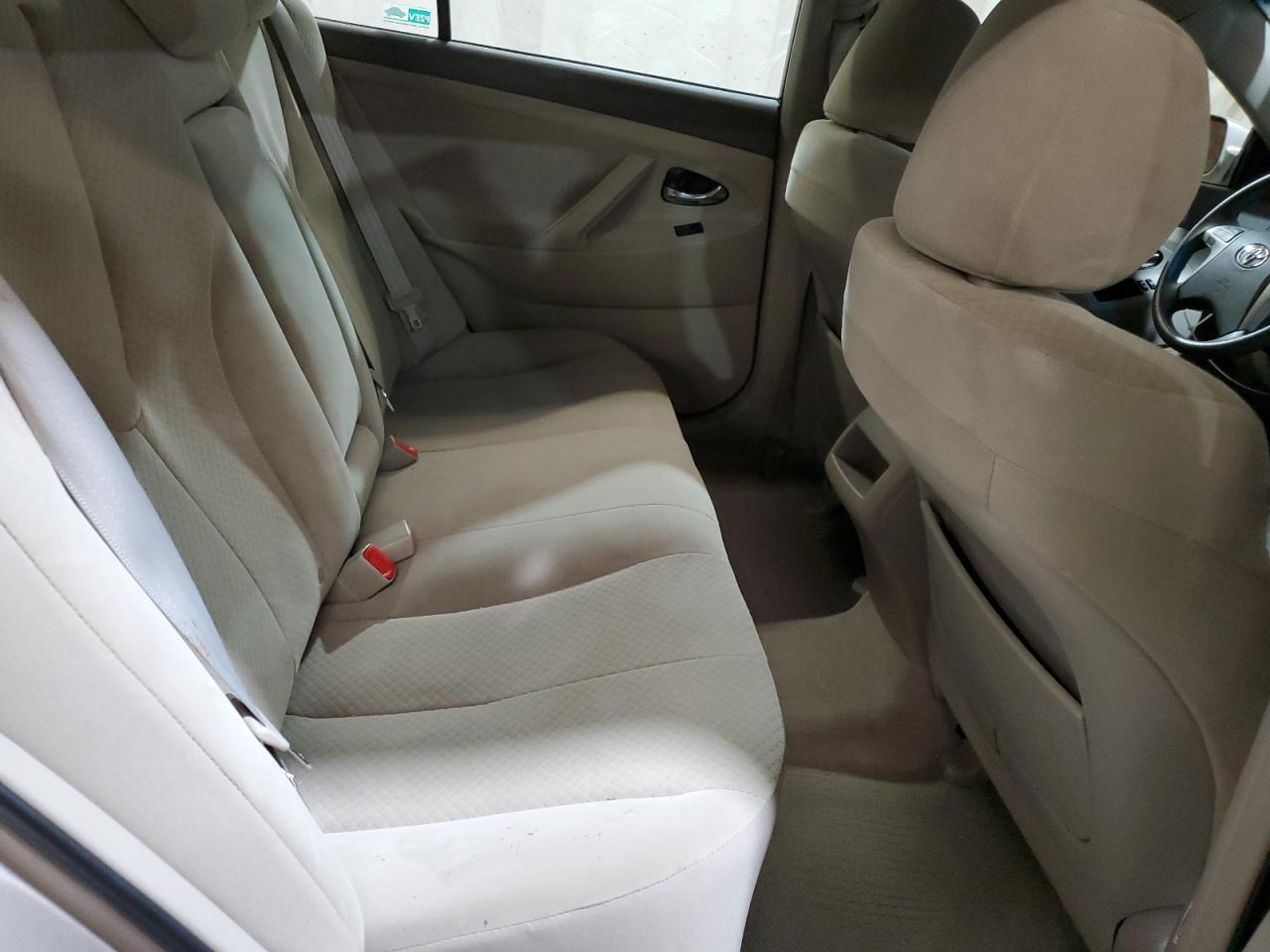 2009 Toyota Camry - Image 10