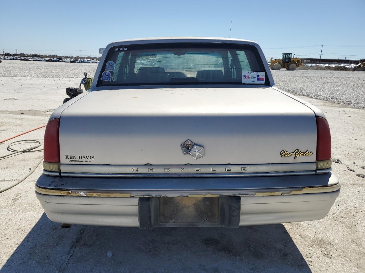 1992 Chrysler New Yorker C-Body Salon VIN: 1C3XC66R4ND782435 Lot: 50000075