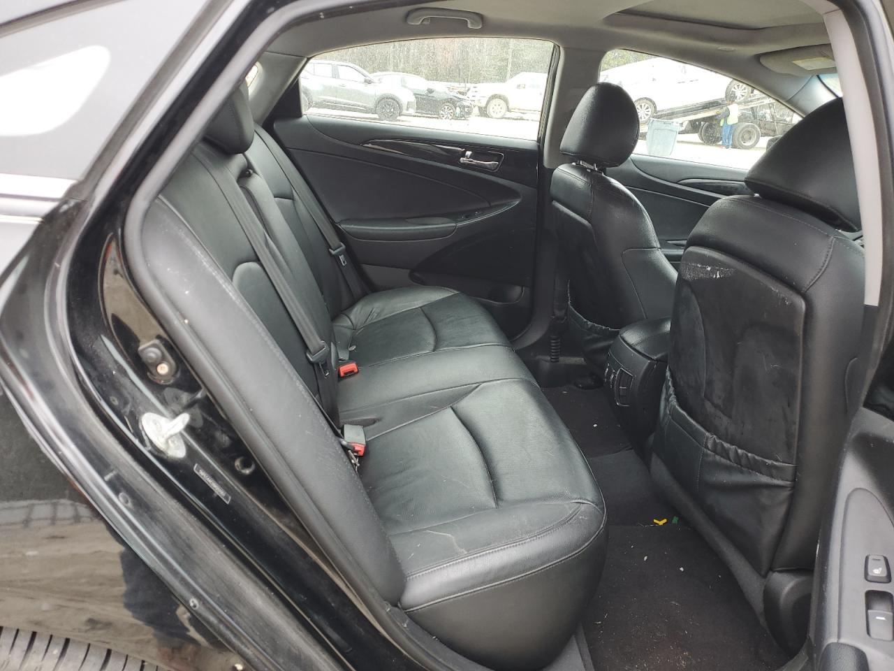 2011 Hyundai Sonata - Image 10