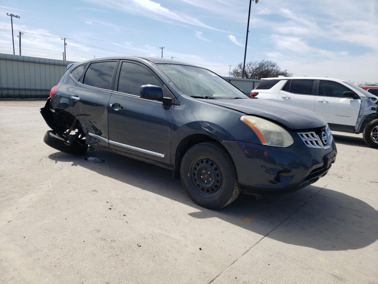 2013 Nissan Rogue - Image 4