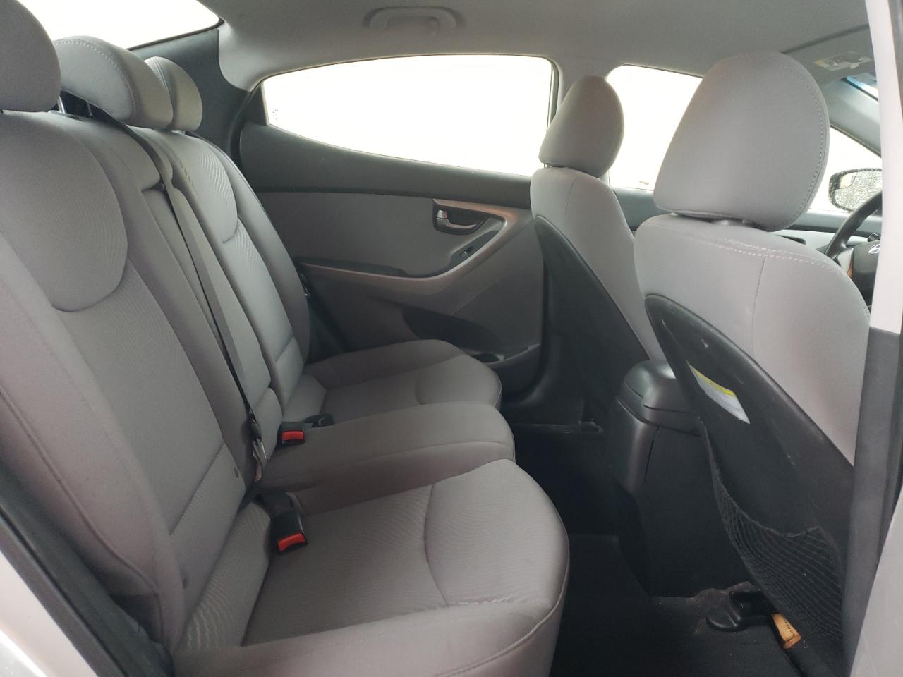 2015 Hyundai Elantra - Image 10