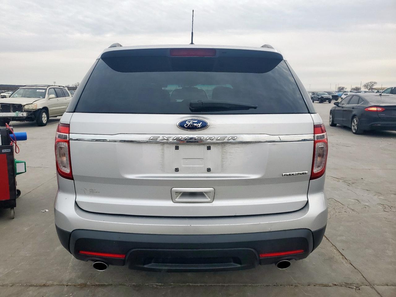 2015 Ford Explorer - Image 6
