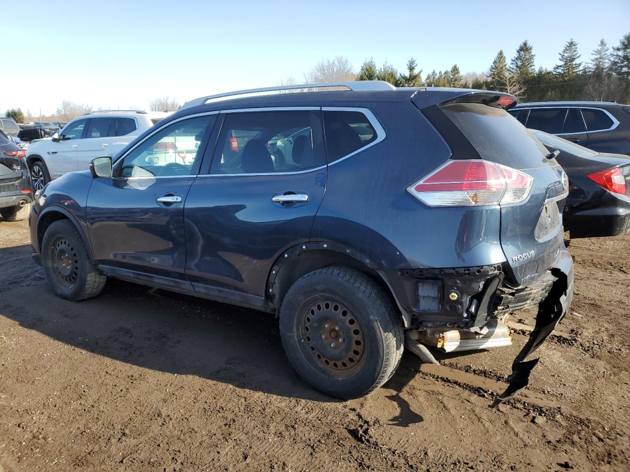 2015 Nissan Rogue - Image 2