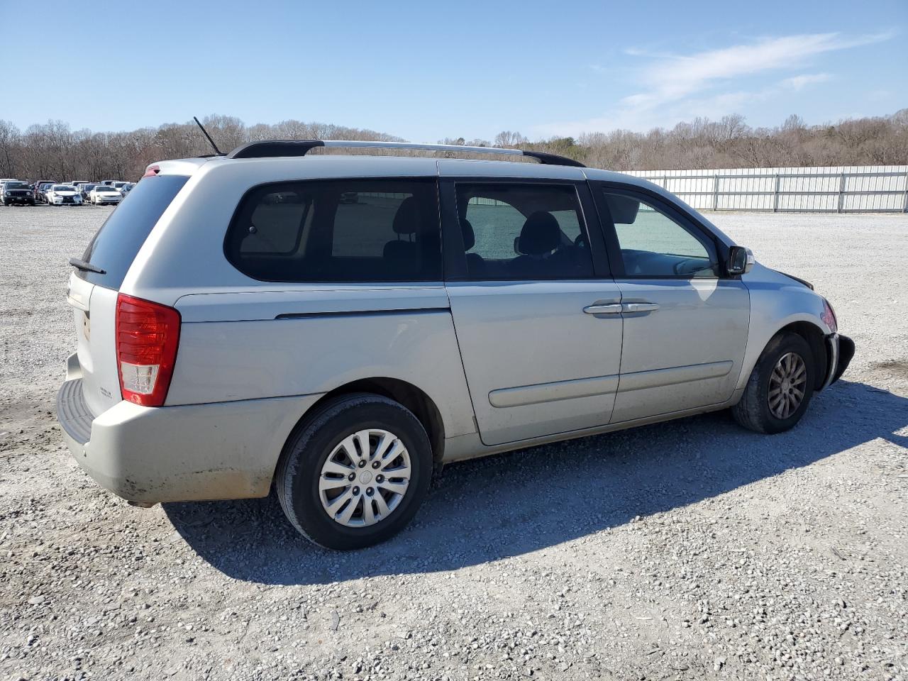 2014 Kia Sedona - Image 3