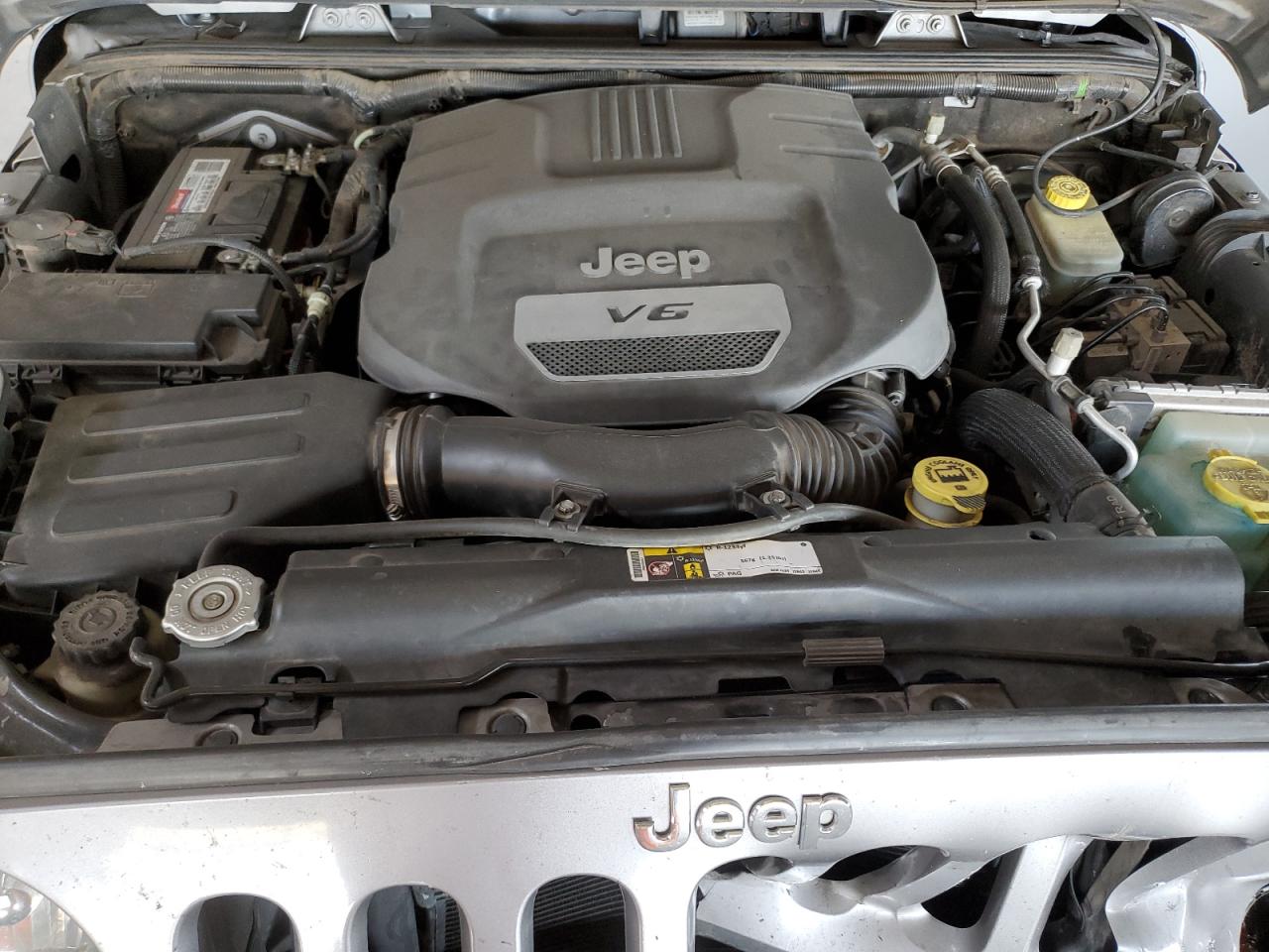 2015 Jeep Wrangler - Image 12