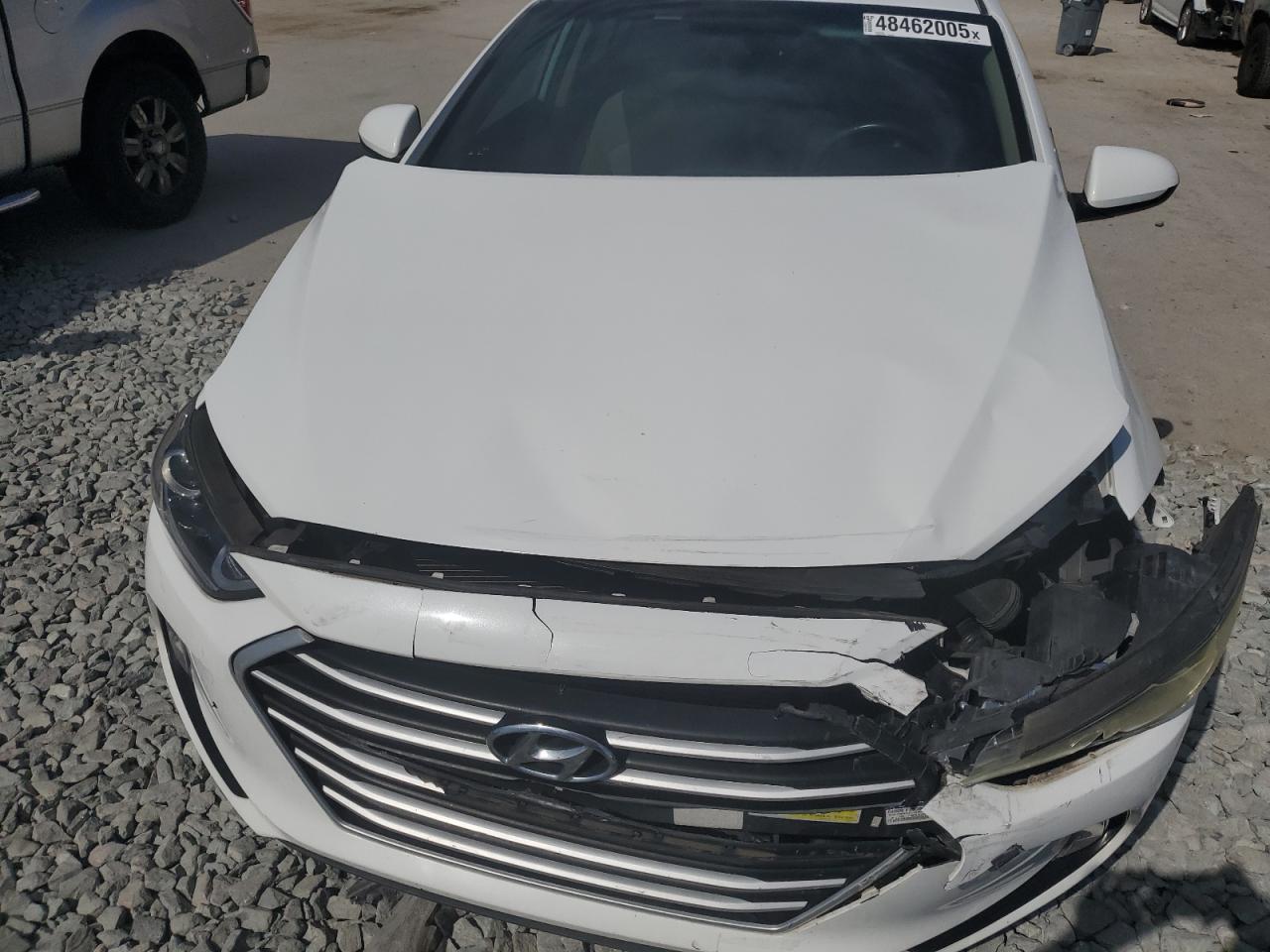 2018 Hyundai Elantra - Image 11