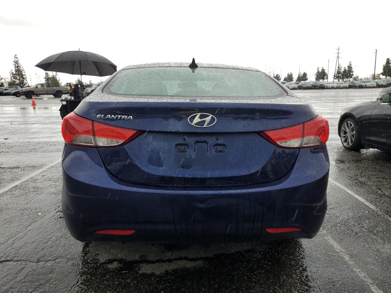 2013 Hyundai Elantra - Image 6