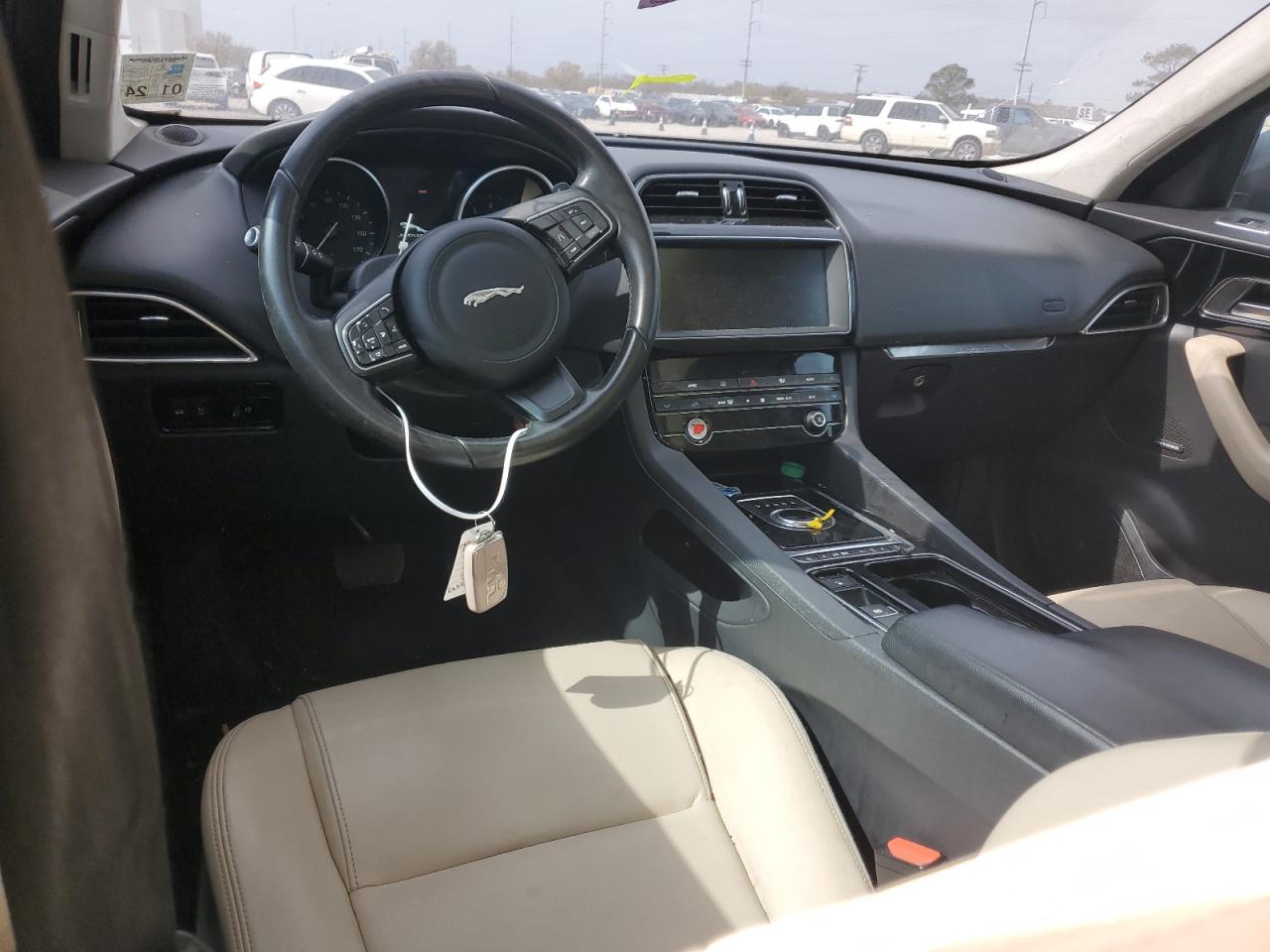 2020 Jaguar F-Pace - Image 8