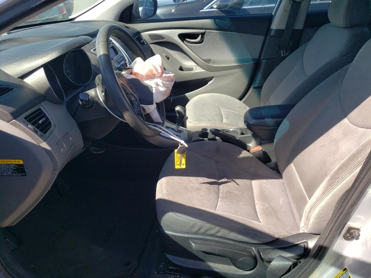 2012 Hyundai Elantra - Image 7