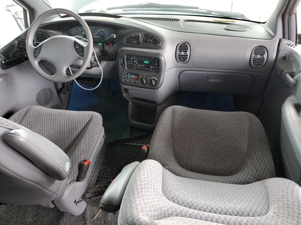 2000 Dodge Caravan - Image 8