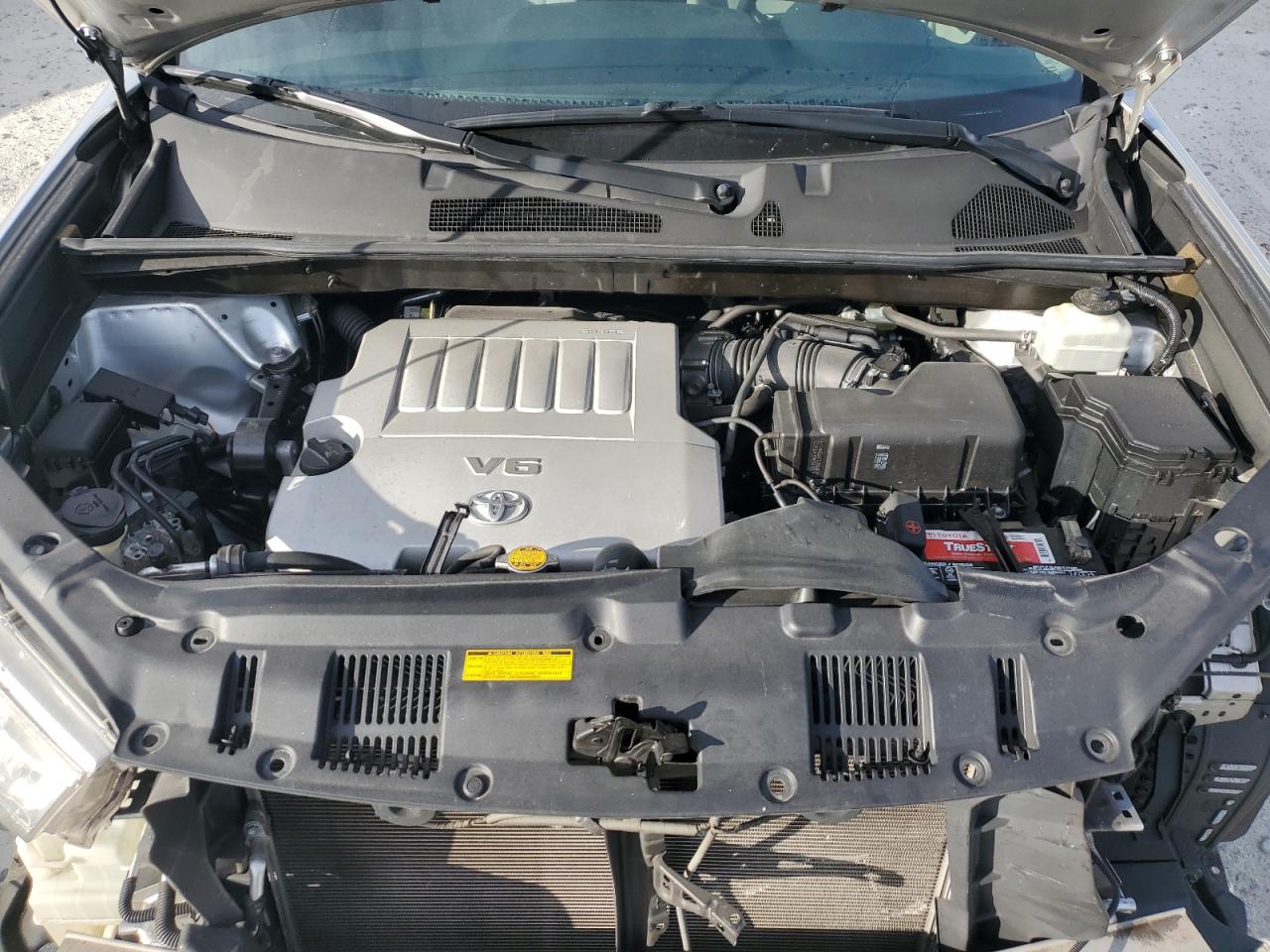 2013 Toyota Highlander - Image 12