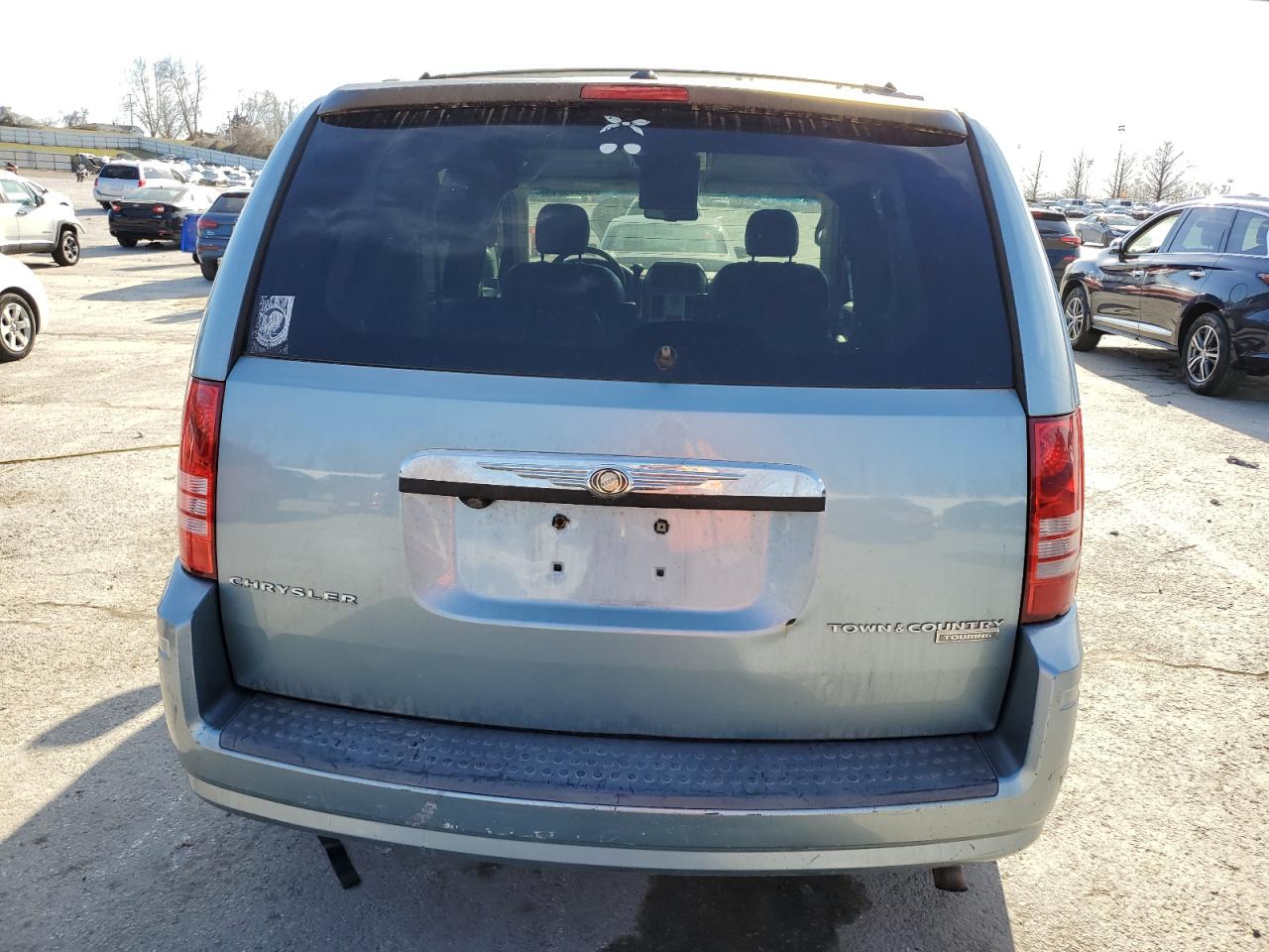 2009 Chrysler Town & Country - Image 6