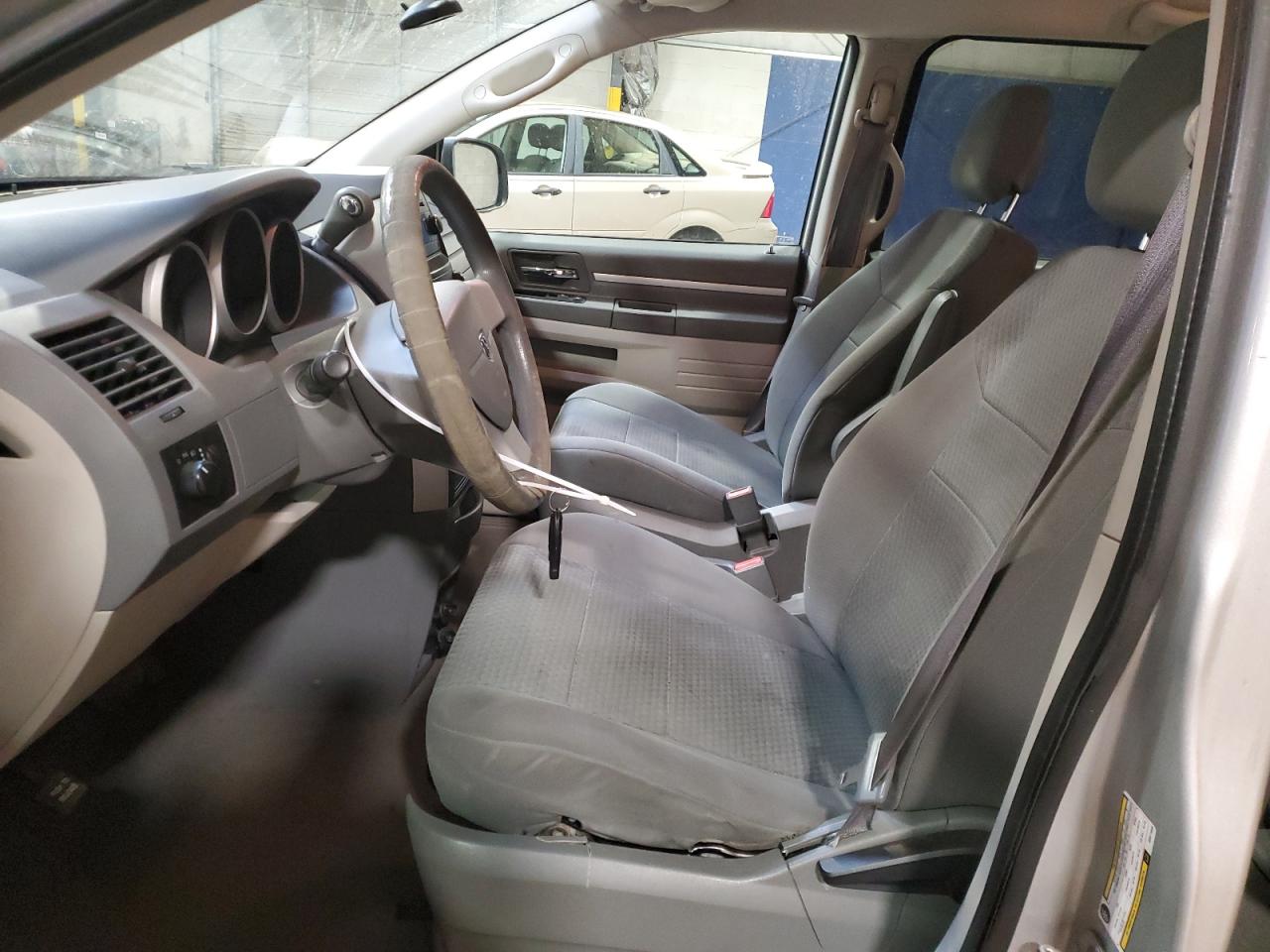 2010 Dodge Caravan - Image 7
