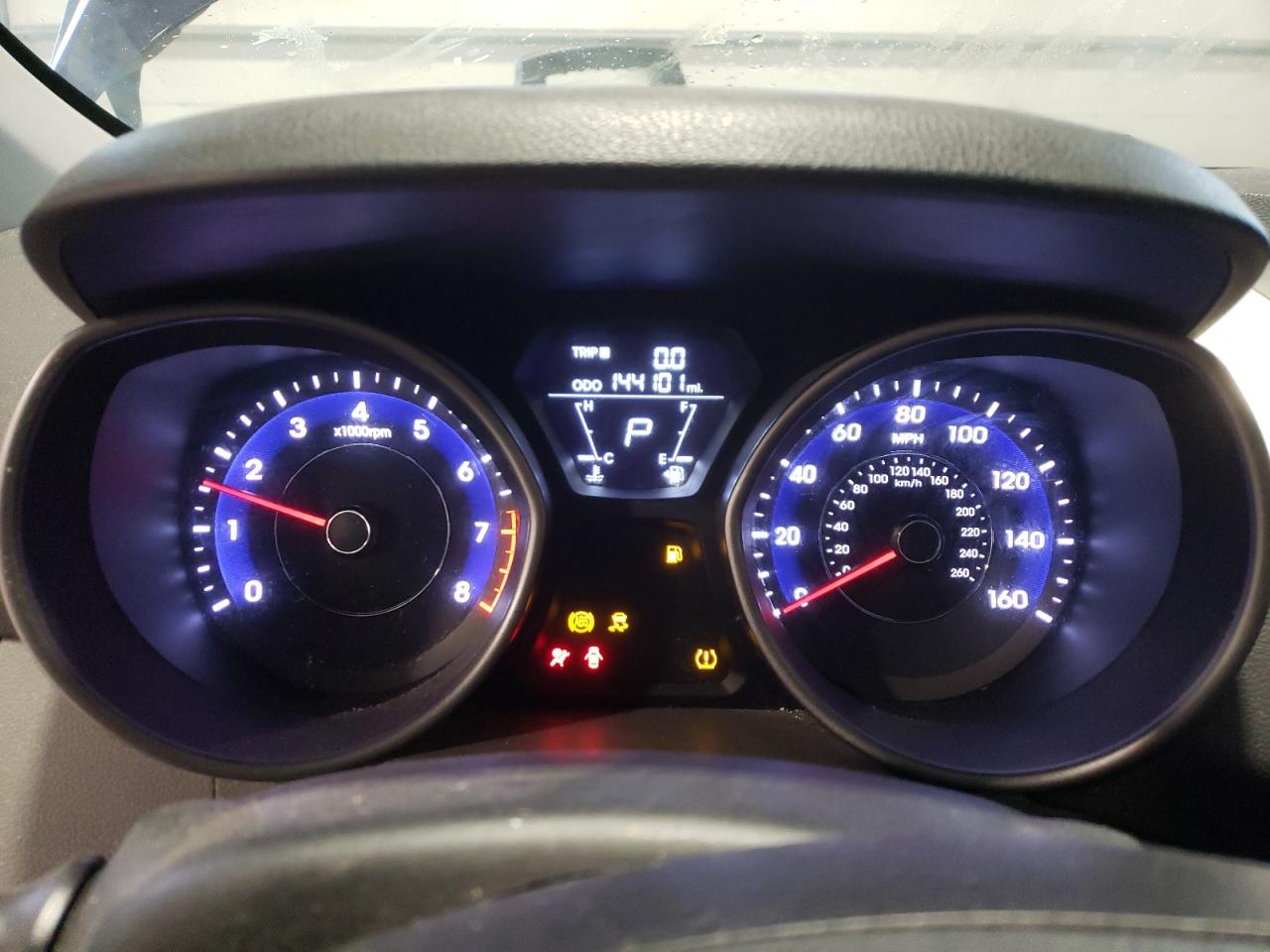 2013 Hyundai Elantra - Image 9