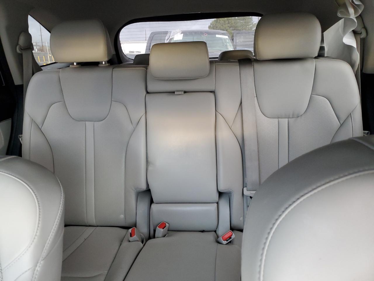 2022 Kia Sorento - Image 10