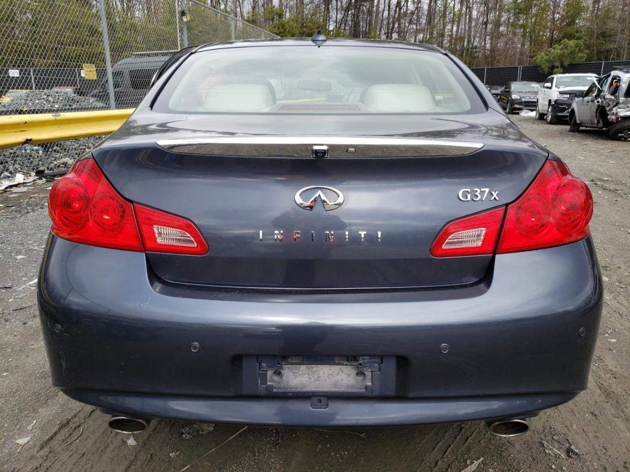2012 Infiniti G - Image 6