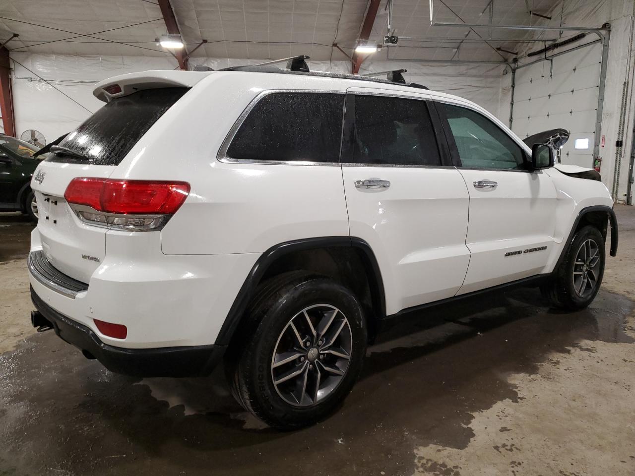 2018 Jeep Grand Cherokee - Image 3