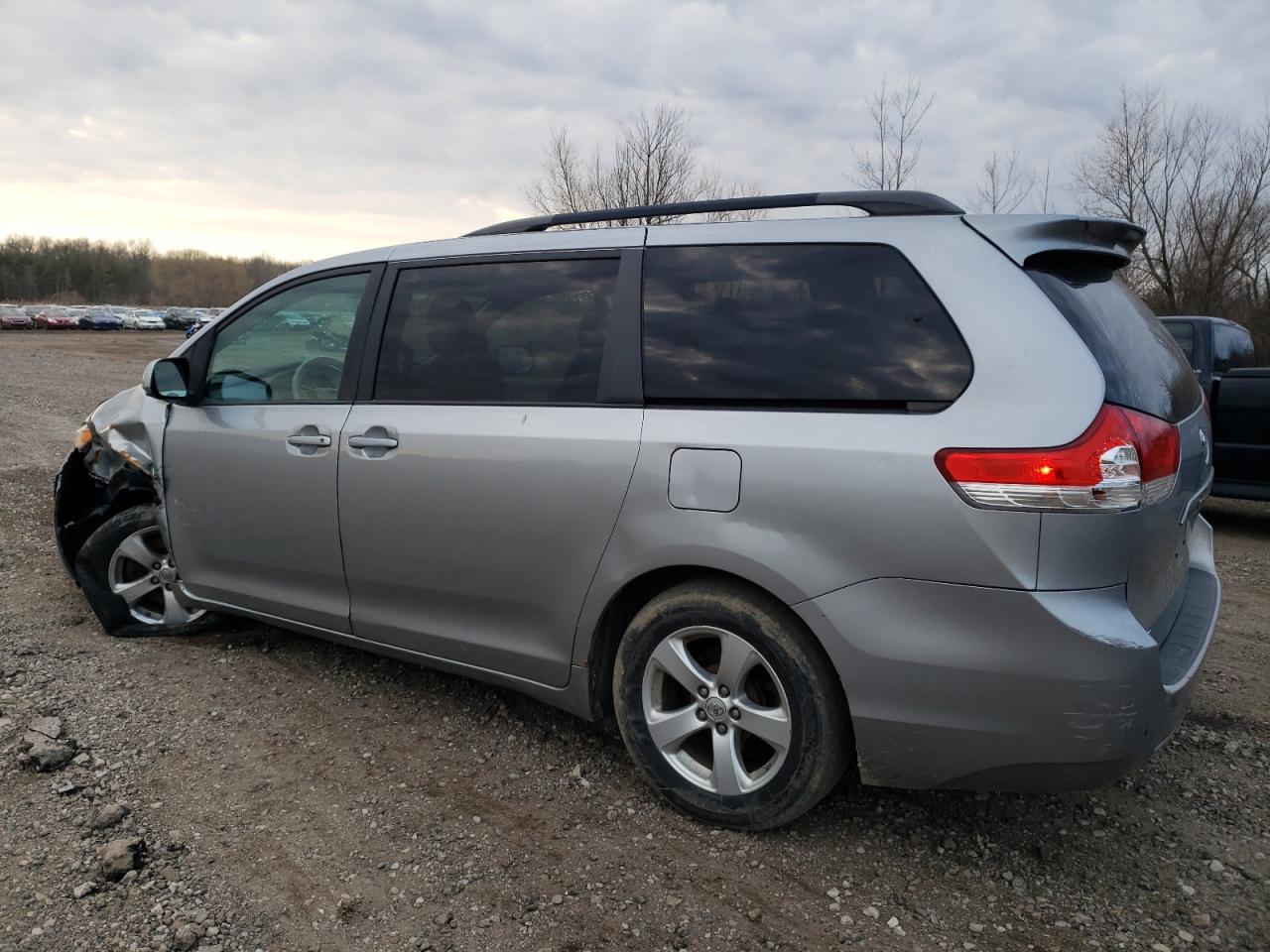 2012 Toyota Sienna - Image 2