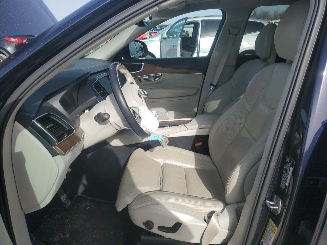 2017 Volvo XC90 - Image 7