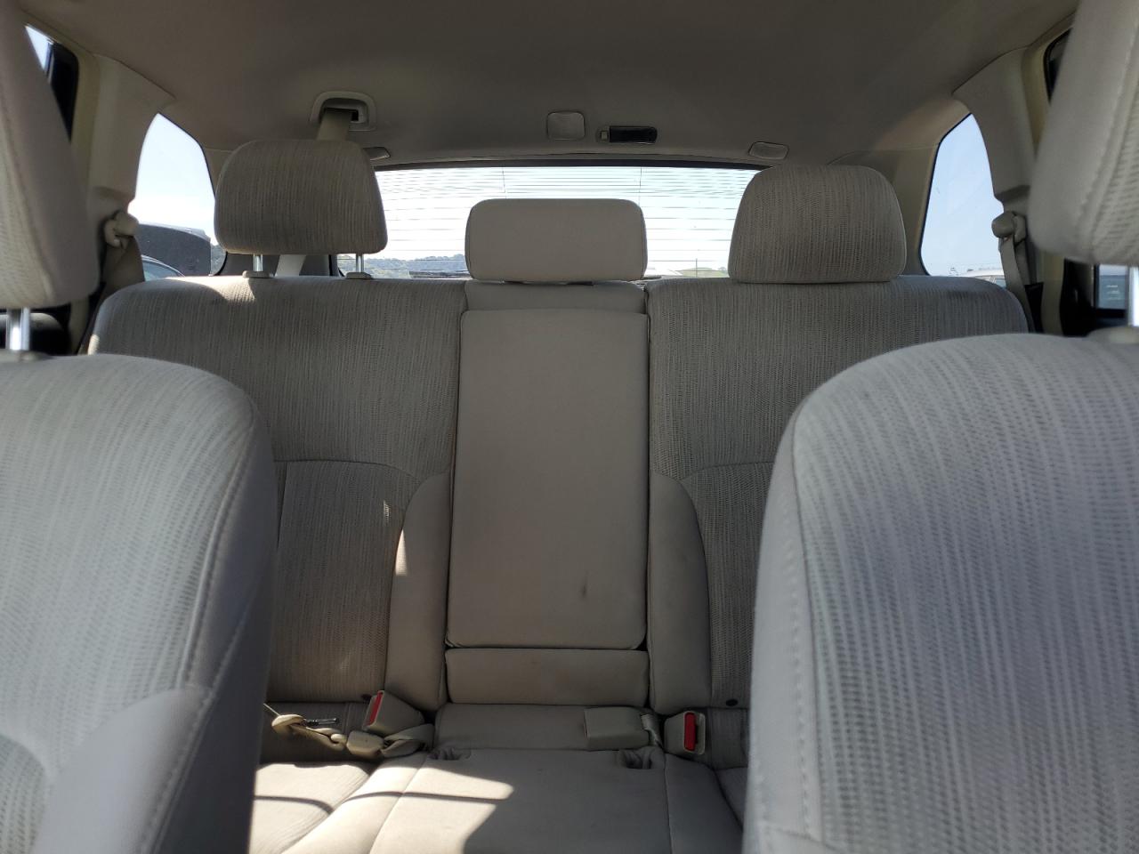 2014 Subaru Outback - Image 10