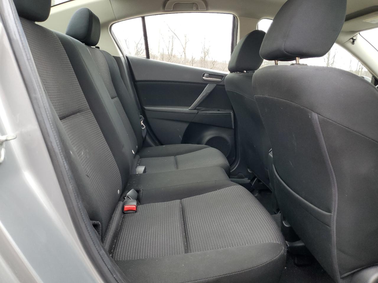 2013 Mazda 3 - Image 10