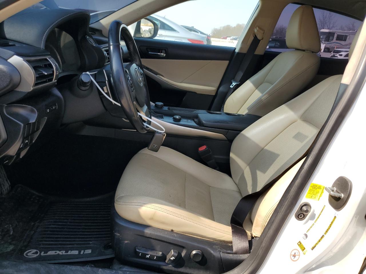 2016 Lexus IS - Image 7