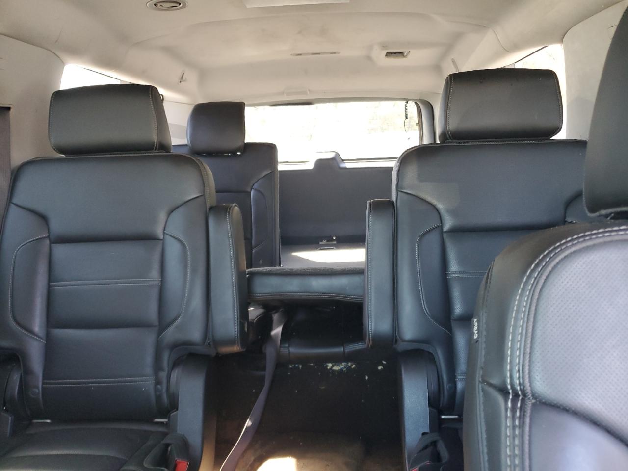 2015 GMC Yukon - Image 10