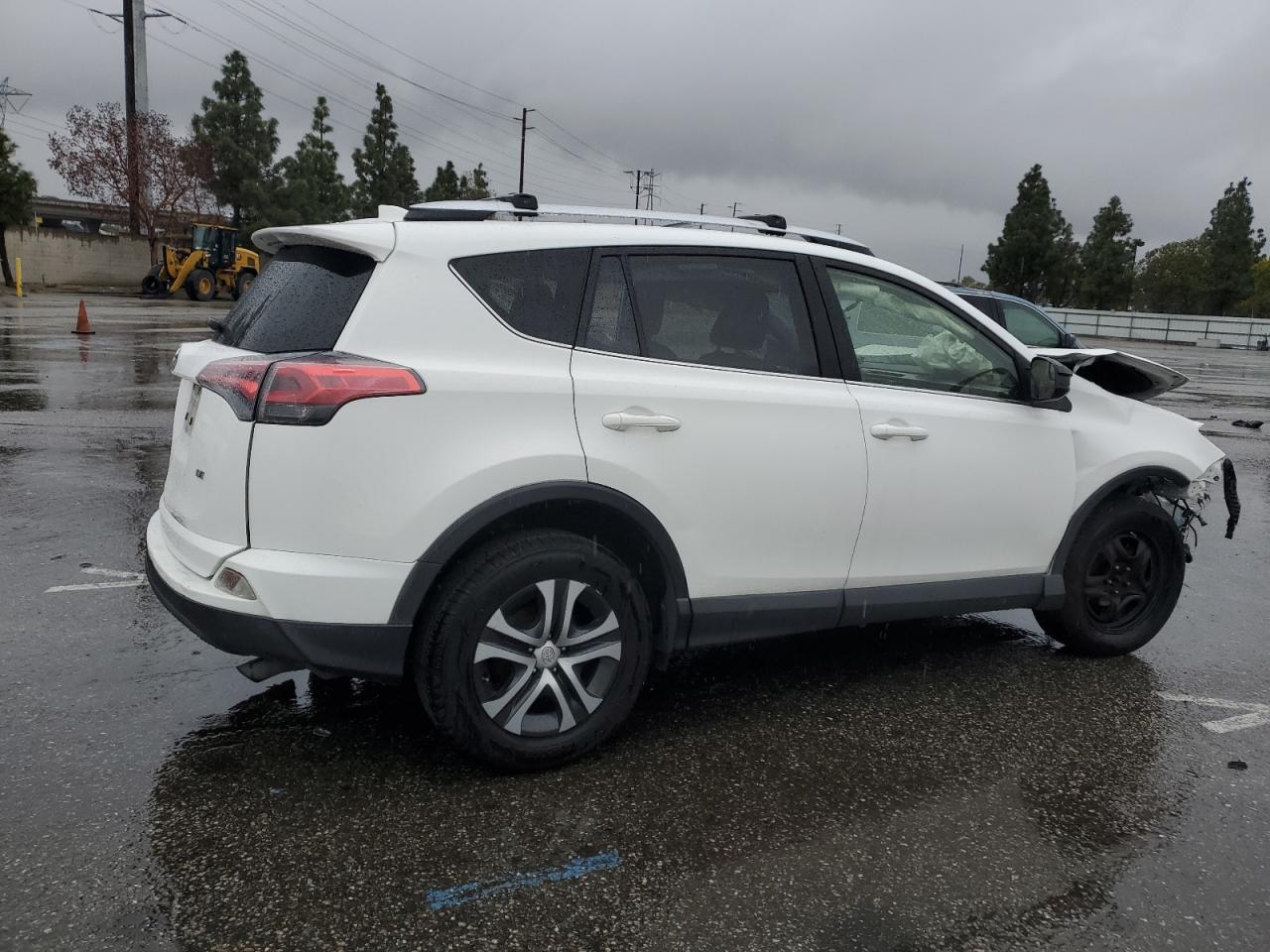 2016 Toyota RAV 4 - Image 3