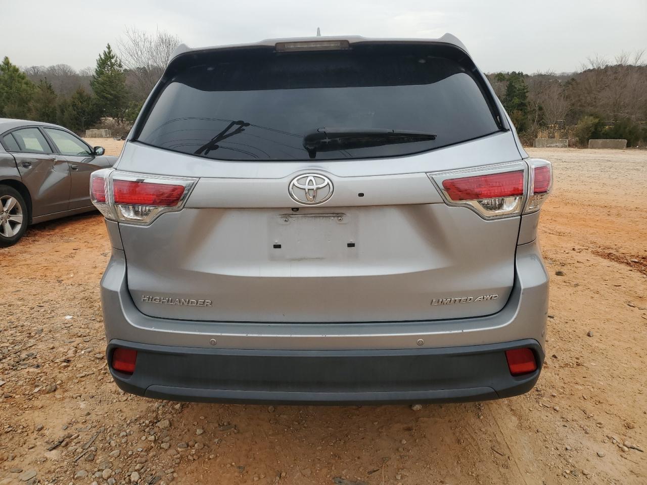 2015 Toyota Highlander - Image 6