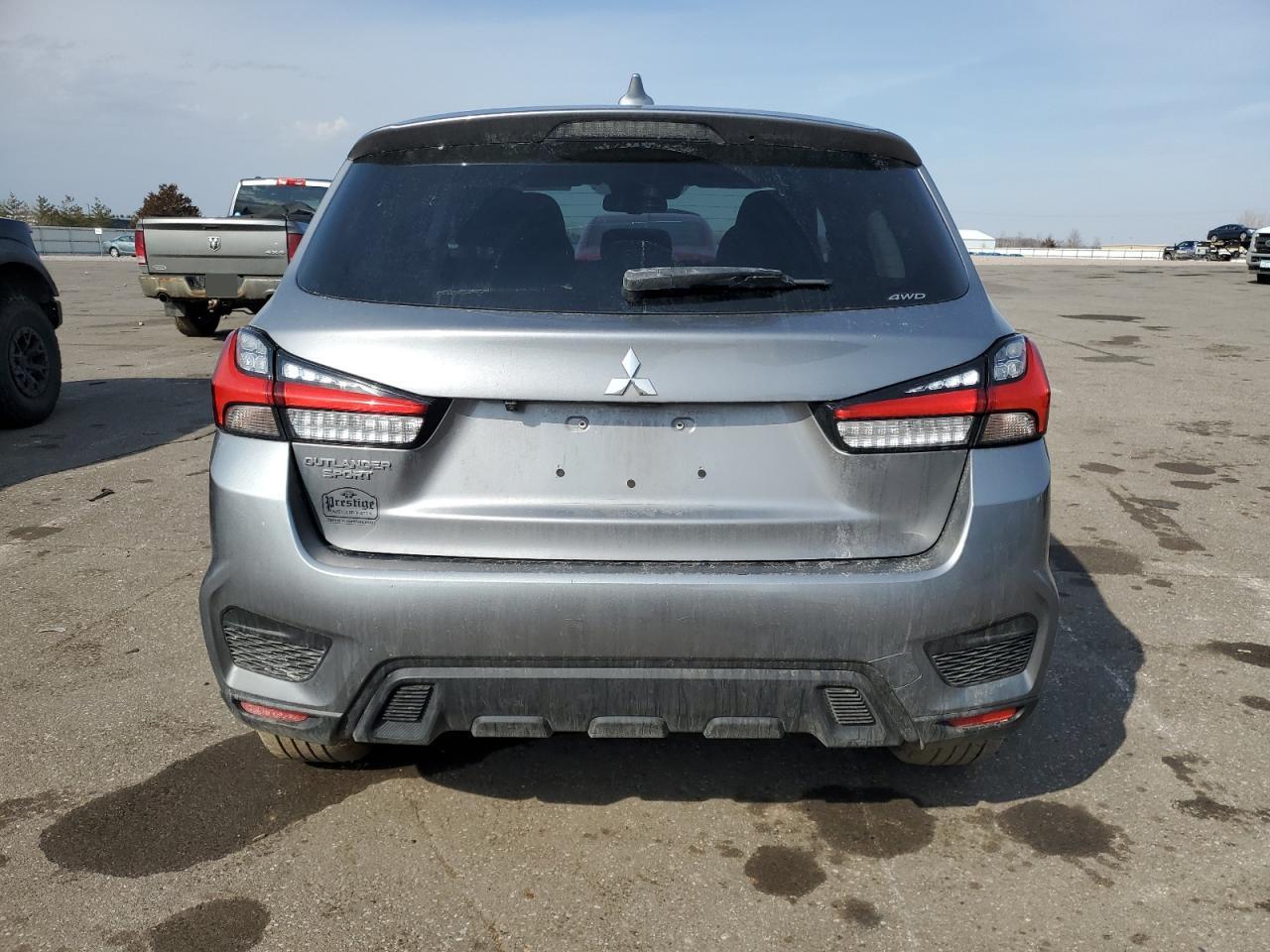 2021 Mitsubishi Outlander - Image 6