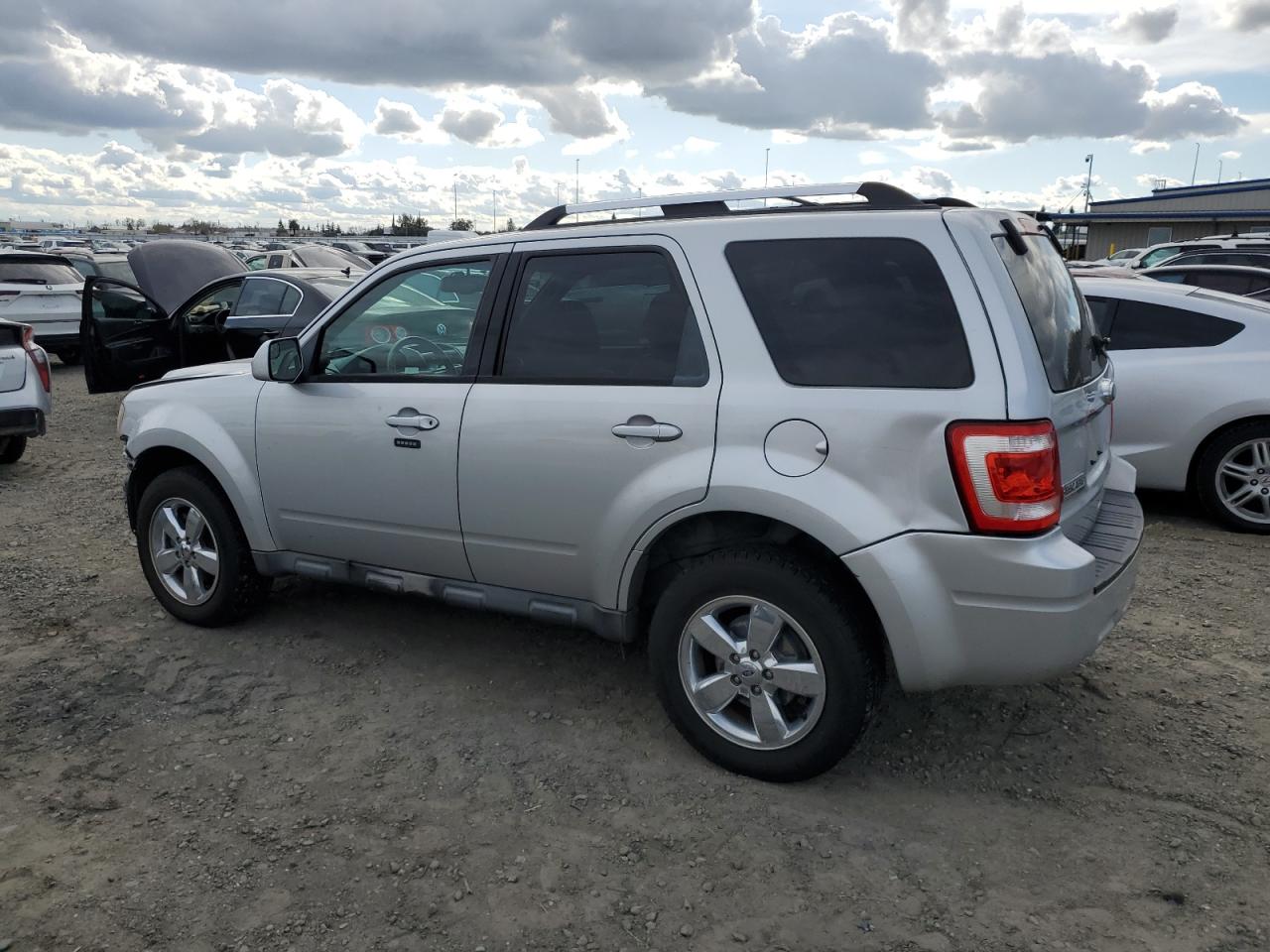 2010 Ford Escape - Image 2