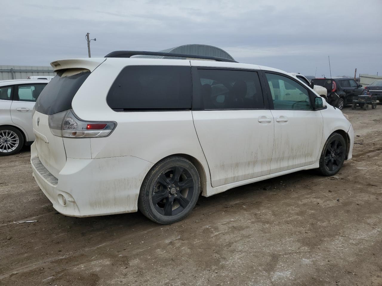 2012 Toyota Sienna - Image 3