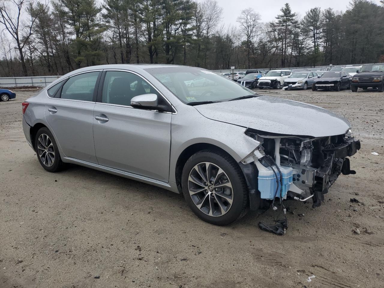 2018 Toyota Avalon - Image 4