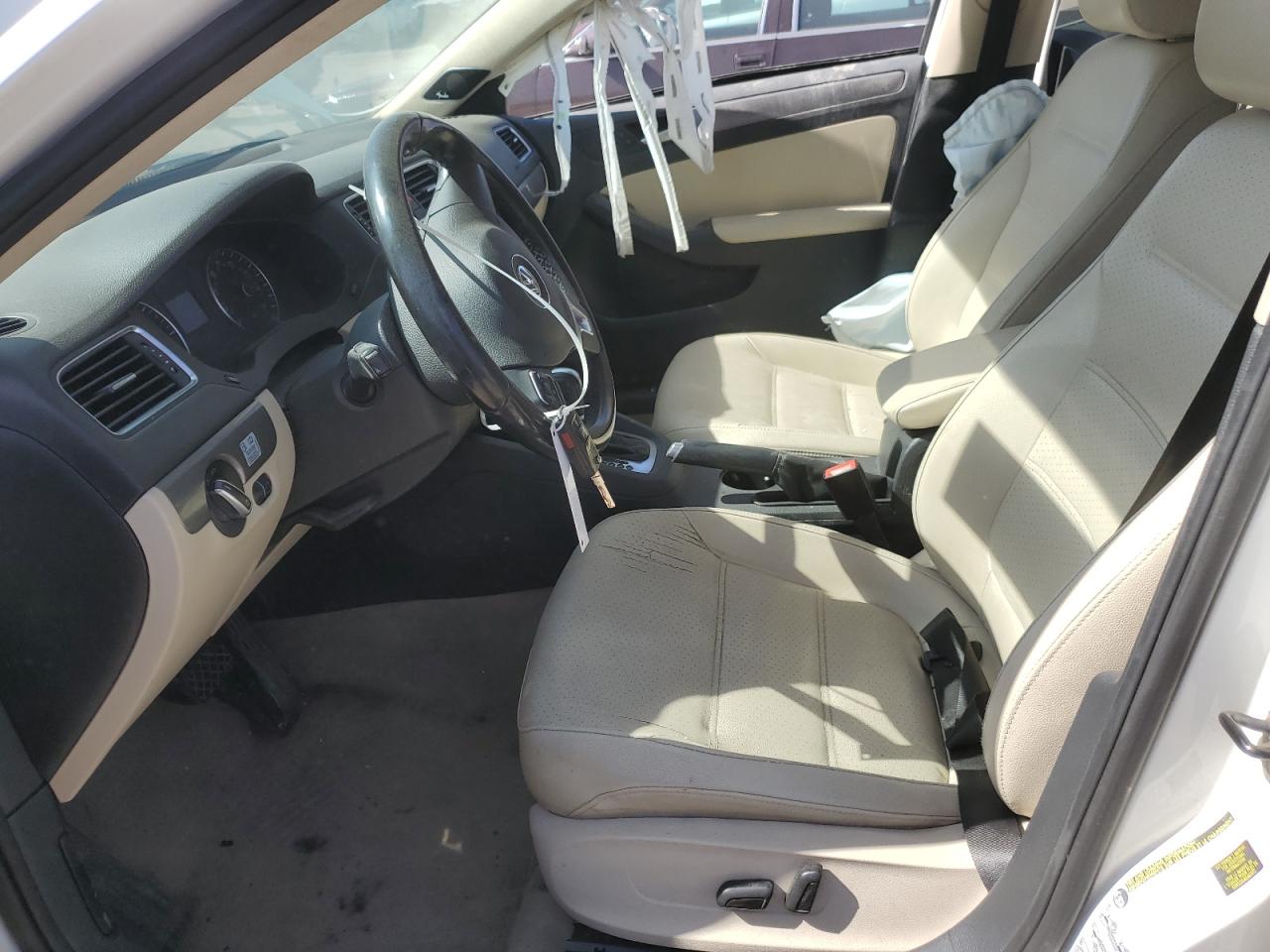 2014 Volkswagen Jetta - Image 7